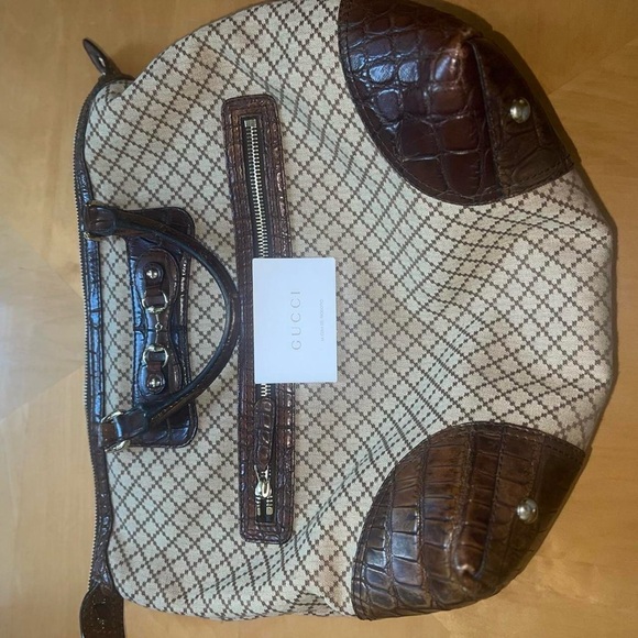 Authentic GUCCI Vintage Cathrine Canvas Large Tote with Crocodile Trim - Picture 7 of 7